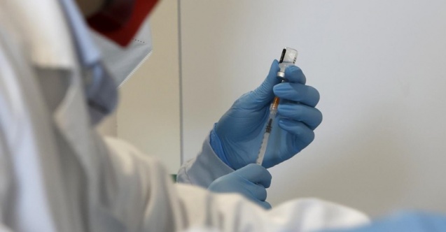 Son 24 saatte 140 bin 455 kişiye aşı yapıldı