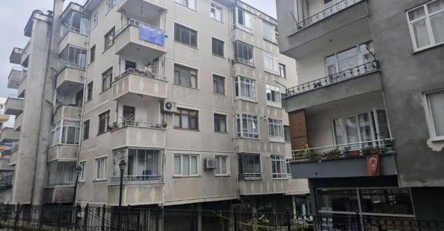 10 günlük bebek 5. kattan babasının kucağından düştü!