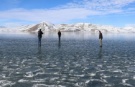 Ağrı'da bulunan Balık Gölü'nün yüzeyi buzla kaplandı