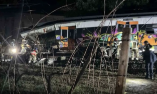 Tren kazası bilançosu: 1 ölü, 37 yaralı