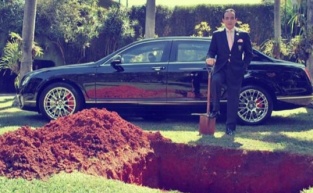 “Milyon dolarlık Bentley’imi gömeceğim"