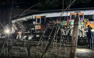 Tren kazası bilançosu: 1 ölü, 37 yaralı