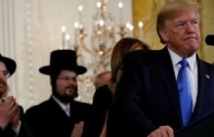 Trump'tan Yahudilere "Servetiniz için bana oy vereceksiniz"