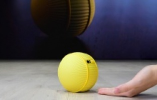 Evcil hayvanınızı oyalarken müziğin sesini açtırabileceğiniz yardımcı: Samsung Ballie