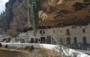 Kayanın içindeki köy: Setenil de las Bodegas