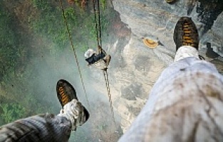 Bal için ölümcül tırmanış