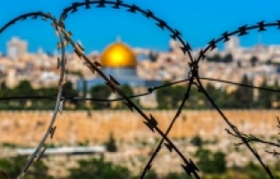 İşgalci İsrail Filistinlilerin evlerini yıkıyor