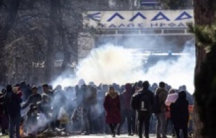 Yunanistan mültecilere zulmediyor