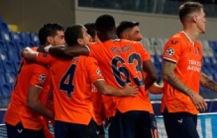 Başakşehir'den ilk galibiyet