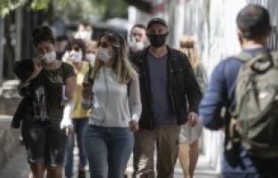 "Rekorlar kırıyoruz, yoğun bakımlar doldu"