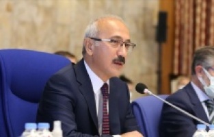 Bakan Elvan: Virüsle mücadele eden mükelleflerimizin vergilerini erteledik