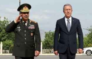 Hulusi Akar, Zakir Hasanov ile telefonda görüştü.