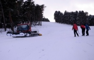Yalnızçam'ın pistleri kayak için hazırlıyor