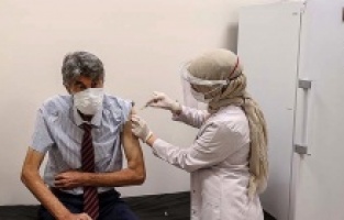 65 yaş üstüne aşı İstanbul'da başladı