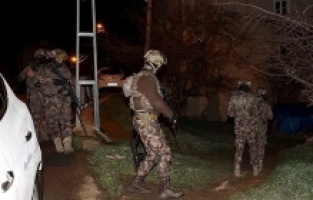 Uyuşturucu operasyonunda 37 şüpheli gözaltına alındı
