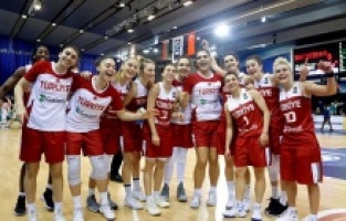 FIBA dünya sıralamasının 7. basamağında yer aldı
