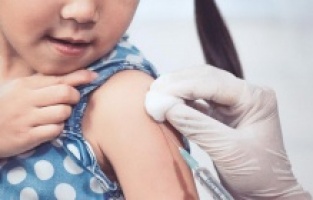 Pfizer/BioNTech, 12 yaş altı çocuklarda denemelere başladı