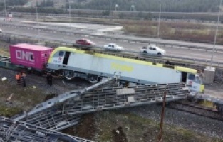 Adana’da yük trenleri çarpıştı: Yaralılar var