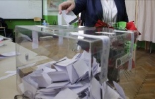 Bulgaristan'da halk yarın sandık başına gidecek