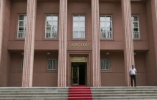 'Günaydın dedim, duymadınız mı?' dediği için iş akdi feshedildi