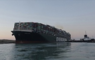 Süveyş Kanalı’nı tıkayan gemiden 900 milyon dolar istediler