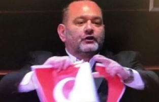 Türk bayrağını yırtan Yunan vekile ceza: Dokunulmazlığı kaldırıldı!