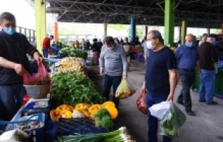 Halk pazarları Kovid-19 tedbirleriyle açıldı