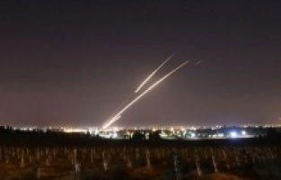 İsrail yine Gazze’ye saldırdı, Hamas 130 roketle karşılık verdi