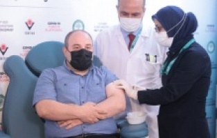 Mustafa Varank, yerli aşının ikinci dozunu da yaptırdı