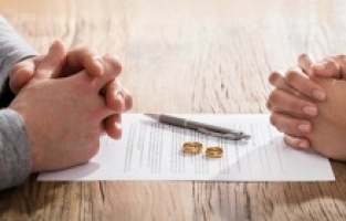 Sabit geliri olana nafaka yolu kapandı