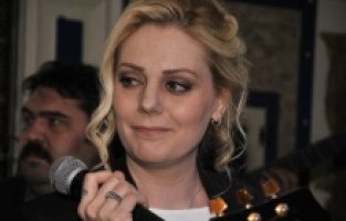 Beste Açar'dan şaşırtan iddialar: Uzaylılardan mesaj aldım