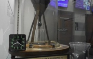 Dünya tarihinin en uzun laboratuvar deneyi: Henüz o anı gören olmadı