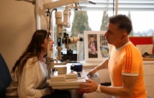 Gözünü kapatamayanlara altınlı tedavi