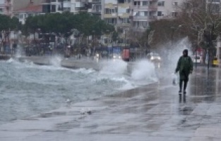 Meteoroloji uyardı: Yarın Marmara ve Ege'de fırtına bekleniyor