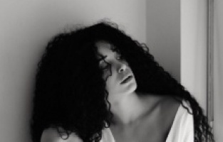 Model ve şarkıcı Seçil Çiftçi, eski sevgilisini öldürdü