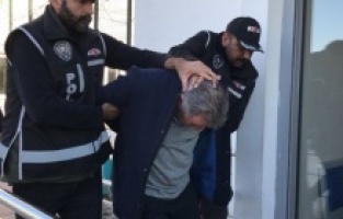 Apartmanın yıkılmasına 'Mukadderat' diyen müteahhidin diğer binası da ağır hasarlı