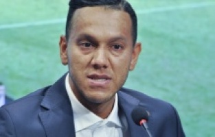 Josef de Souza: Bir depremzede çocuğu evlat edinebilirim