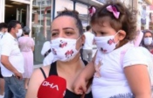 Çocuklara desenli maske taktırırken dikkat