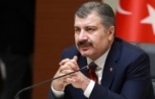 Sağlık Bakanı Koca: Son 24 saatte koronavirüsten 18 kişi hayatını kaybetti, yeni vaka sayısı 913