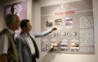 Şehit babasından oğlunun hatıralarının sergilendiği müzeye duygusal ziyaret