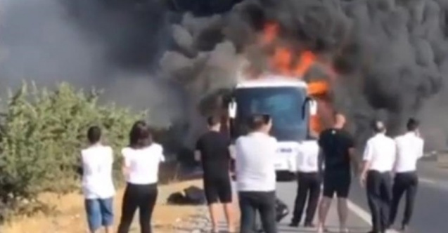 Yolcu otobüsü alev topuna döndü