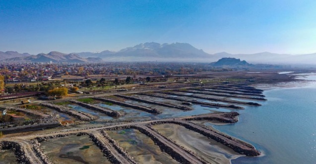 Van Gölü'nün zemininden 730 bin metreküp dip çamuru ve balçık çıkarıldı