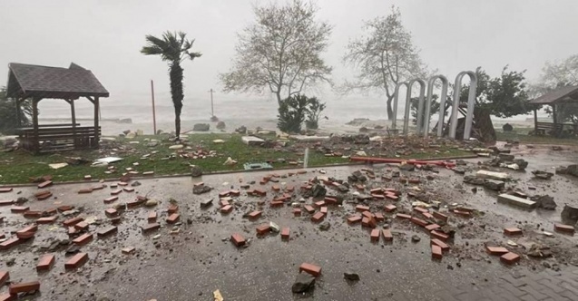 Şiddetli fırtına nedeniyle 2 kentte okullar tatil!