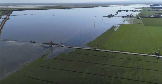 Hatay'da 65 yılın kuraklığından sonra sel baskını